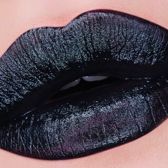 Milani Bold Color Statement Matte Black Lipstick “I Am Invincible” - Picture 2 of 5
